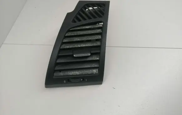 BMW 1 E81 E87 Dashboard side air vent grill/cover trim 5160705918712 P0101171