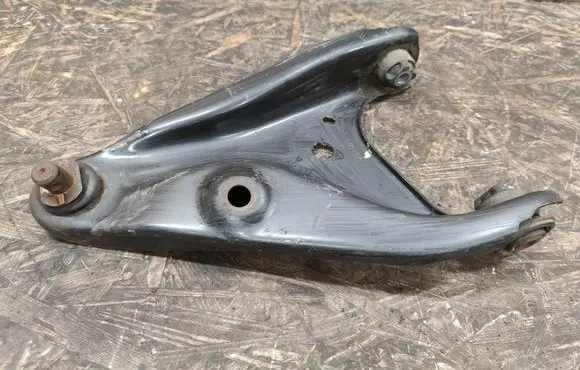 Dacia Sandero Front lower control arm/wishbone 545010294R