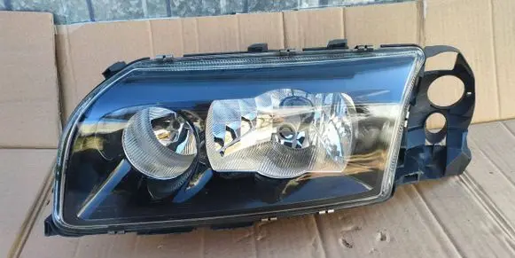 Volvo S80 Headlight/headlamp 30655952 89008877 1413990320