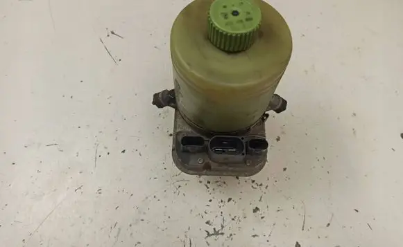 Volkswagen Polo IV 9N3 Power steering pump 6Q0423156AB