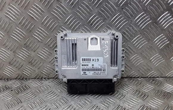 Hyundai Tucson LM Engine control unit/module 0281015443