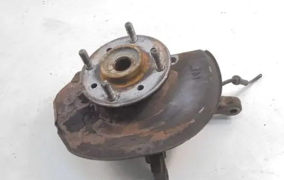 Mitsubishi Space Star Front wheel hub spindle knuckle