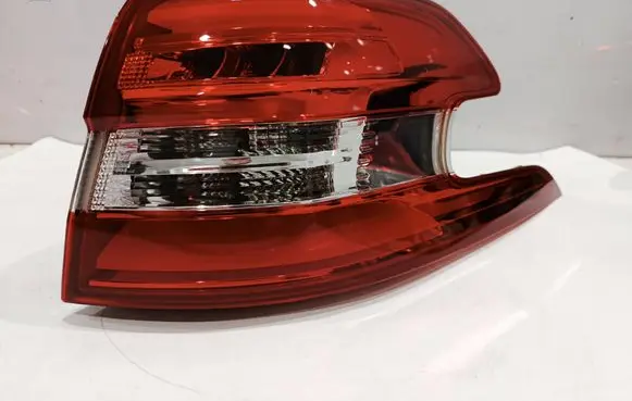 Peugeot 308 Rear/tail lights 9678093880 26042018 L90019409