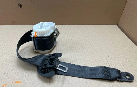 Volkswagen Amarok Rear seatbelt 2H0857811