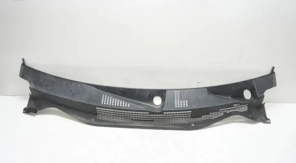 Dodge Caliber Wiper trim 05303815AF