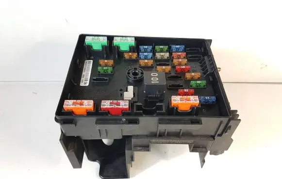 Volkswagen Tiguan Fuse box set 1K0937132F 3C0937125A