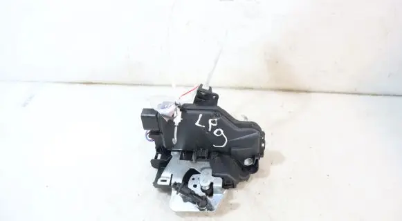 Audi A4 S4 B6 8E 8H Front door lock 660250