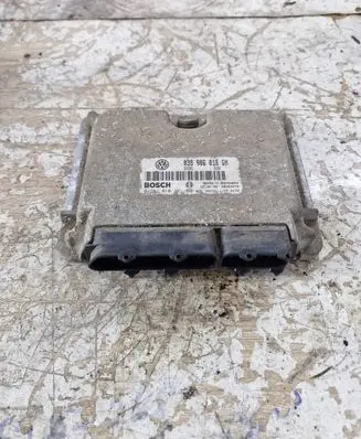 Skoda Octavia Mk1 (1U) Engine control unit/module 038906018GM 28SA4070 0281010181