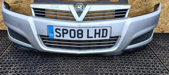 Opel Astra H Front bumper