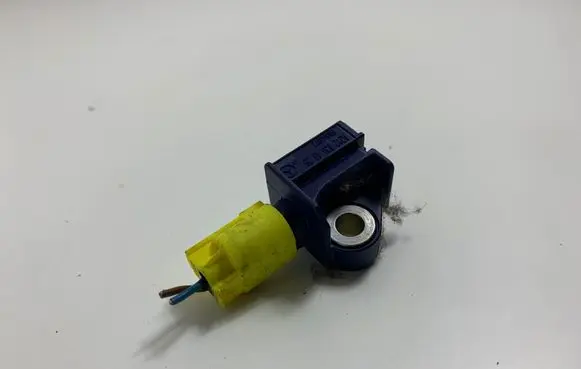 Mercedes-Benz E W212 Airbag deployment crash/impact sensor A2128204926