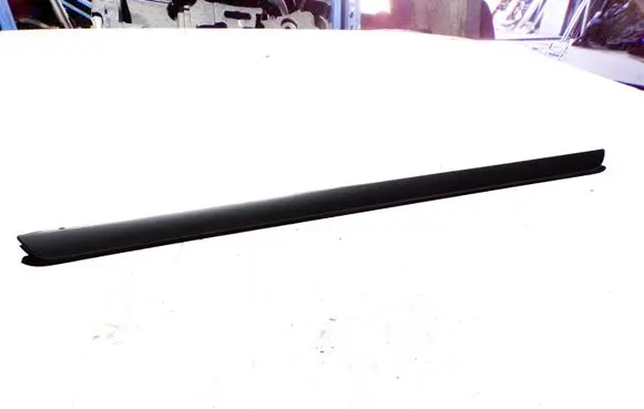 Volkswagen Golf V Front door trim bar 1K4867439