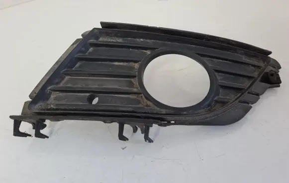 Opel Corsa C Front bumper lower grill 13120837