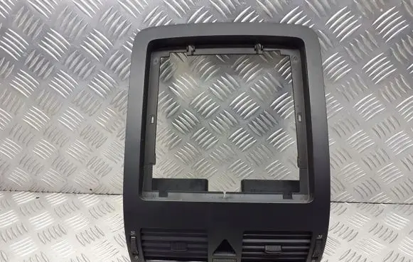 Volkswagen Touran I Dashboard side air vent grill/cover trim 1T1819728B
