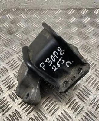 Peugeot 3008 I Engine mount bracket 9636583980 9636270080 9635845880