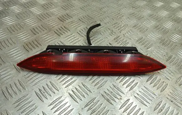 Mitsubishi Colt Third/center stoplight