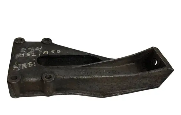 BMW 5 E34 Engine mounting bracket 1136537