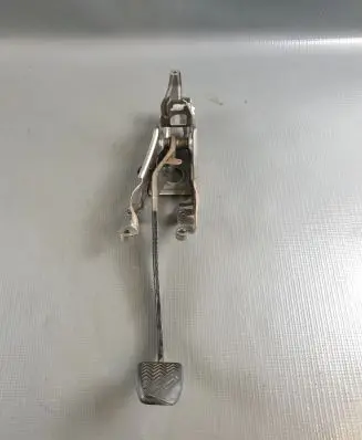 Toyota Avensis T270 Brake pedal