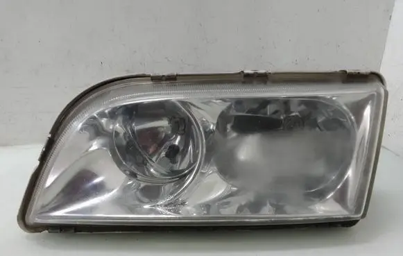 Volvo S40, V40 Headlight/headlamp 30899682