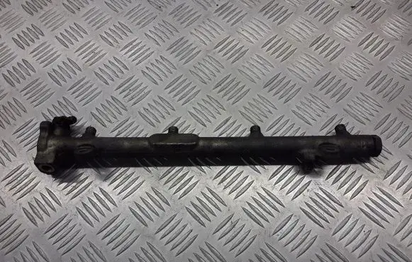 Mercedes-Benz E W210 Fuel main line pipe A6110700095