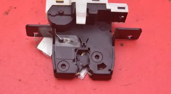 Renault Megane II Tailgate/trunk/boot lock/catch/latch 8200076240E