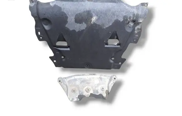 Volvo V60 Engine splash shield/under tray 31280620