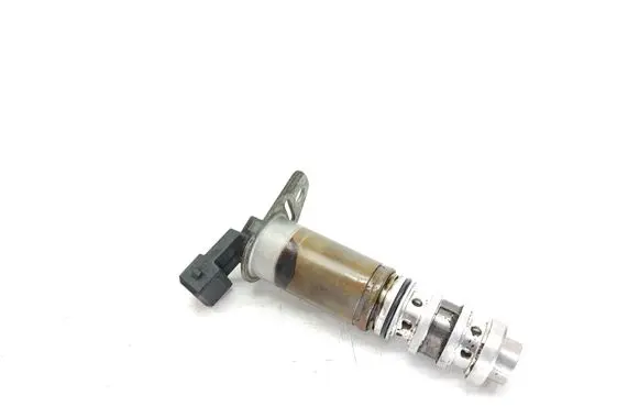 BMW 3 E92 E93 Camshaft vanos timing valve 7584115