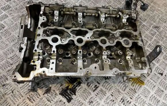 BMW 3 G20 G21 Engine head 