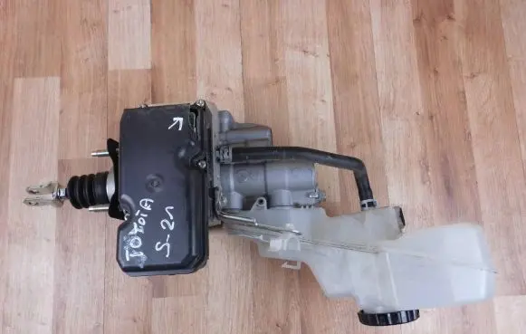 Toyota C-HR I Master brake cylinder 4721010040