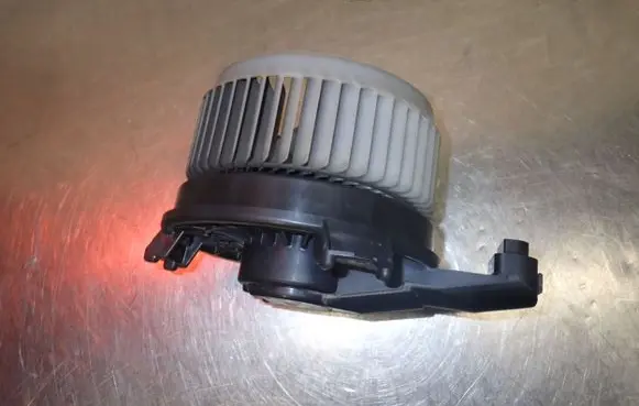 Infiniti M Heater fan/blower