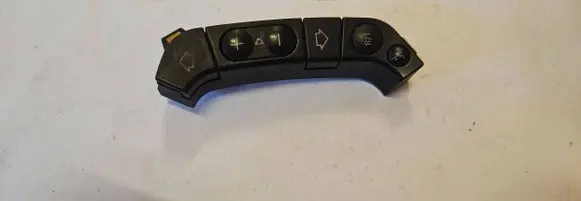BMW X3 E83 Steering wheel buttons/switches 6903396 03740301