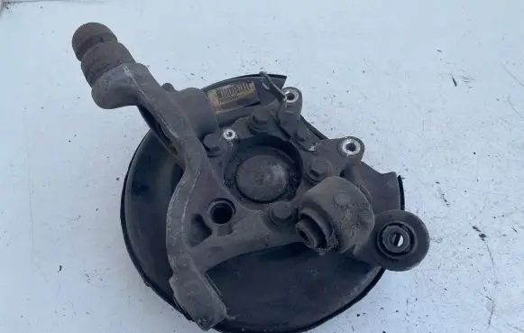 Volvo V70 Rear wheel hub P39960800