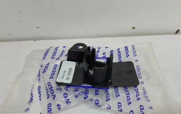 Volvo V40 Rear parking sensor holder (PDC) 31323131