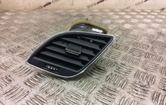 Seat Leon (5F) Dashboard air vent grill cover trim 5F2820901F