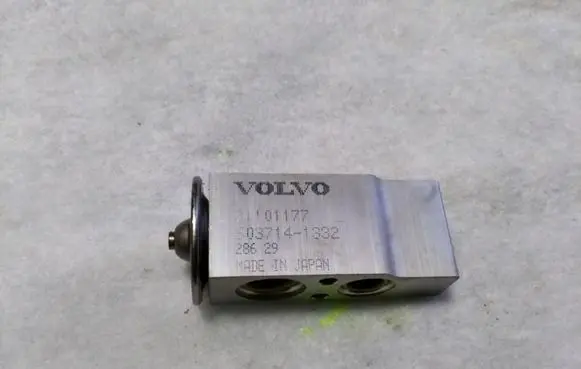 Volvo S60 Air conditioning (A/C) expansion valve 31101177