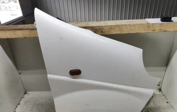 Opel Vivaro Fender