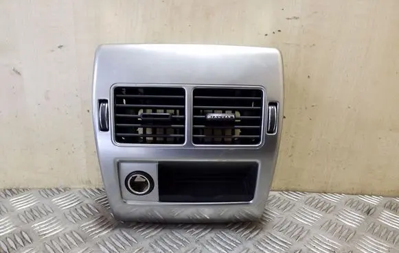Jaguar XF X250 Rear air vent grill AX2367846A
