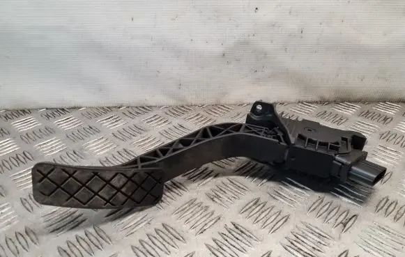 Skoda Superb B8 (3V) Accelerator throttle pedal 5Q2723503D