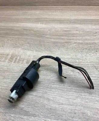 Opel Omega B2 Brake pedal sensor switch 09149765 09149766 WITHPLUG