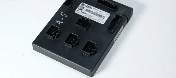 Audi A4 S4 B8 8K Comfort/convenience module 8K0907063C