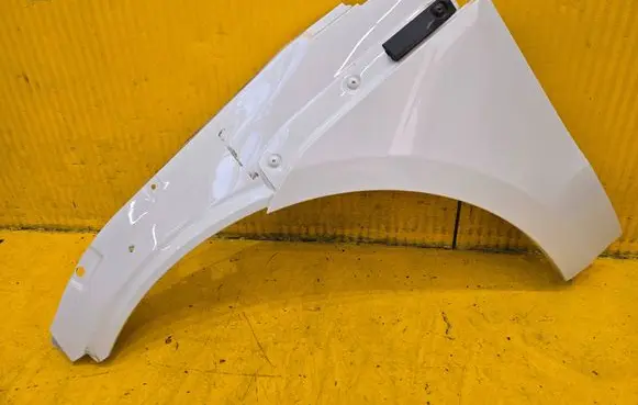 Porsche Macan (95B) Fender end trim 95B821103B
