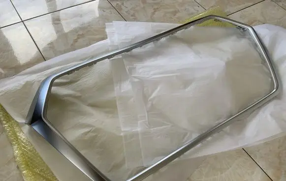 Audi Q7 4M Front bumper upper radiator grill 4M0853651
