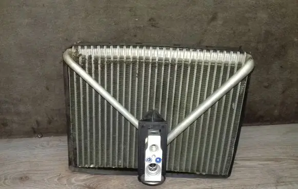 Air conditioning (A/C) radiator (interior)