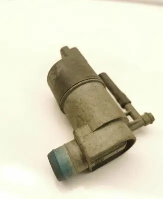 Nissan Navara D40 Windscreen/windshield washer pump