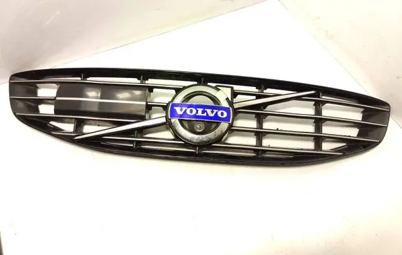 Volvo V60 Front bumper upper radiator grill 