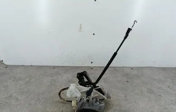 Volkswagen PASSAT B7 Rear door lock 3C4839016A