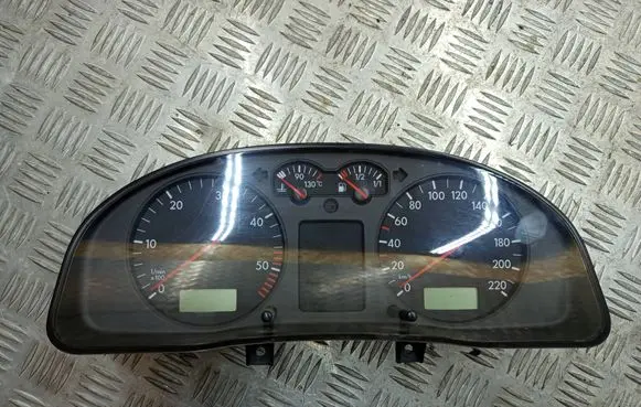 Volkswagen PASSAT B5 Speedometer (instrument cluster) 110008920024 3B1919880C