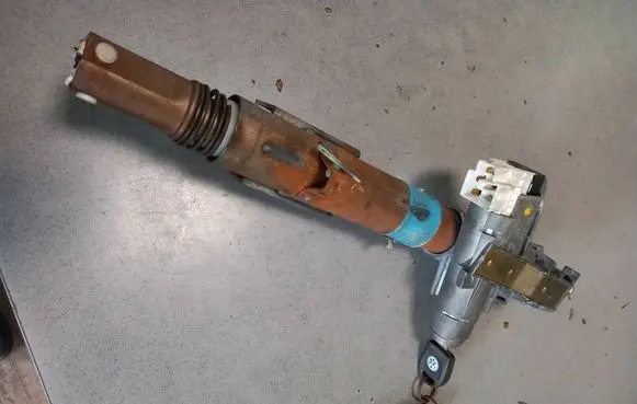 Volkswagen Sharan Ignition lock P01206