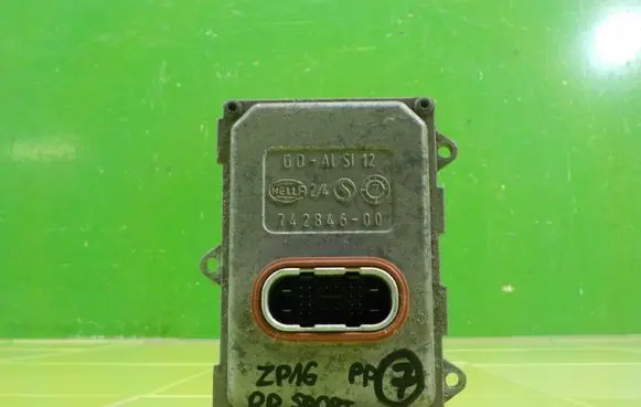 Land Rover Range Rover Sport L320 LED ballast control module YWC500440 ZP16