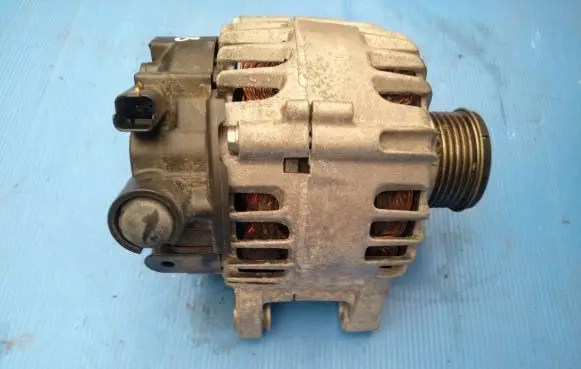 Peugeot 5008 II Generator/alternator 9826573480