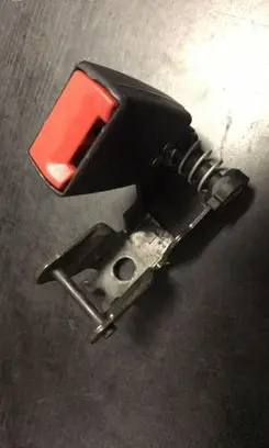 BMW 3 E46 Rear seatbelt buckle 8253872